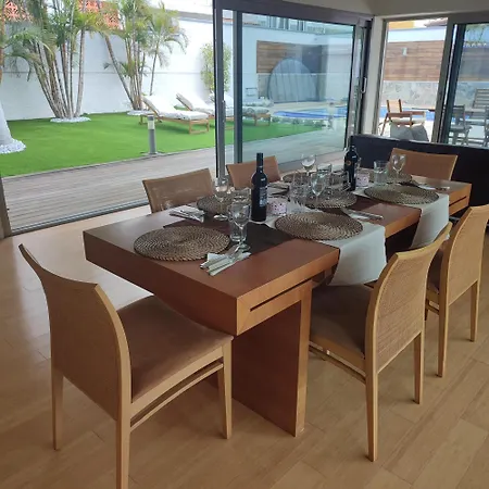 4 Bedroom Pto Cruz-private Pool-jacuzzi-wifi וילה